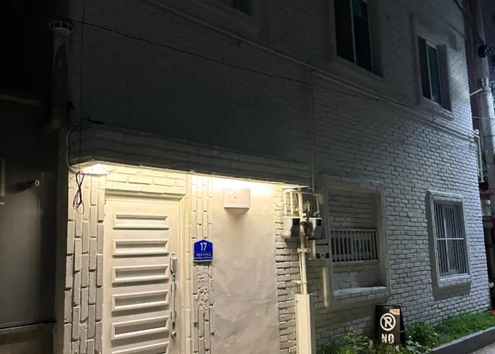 Station 17 Hostel *